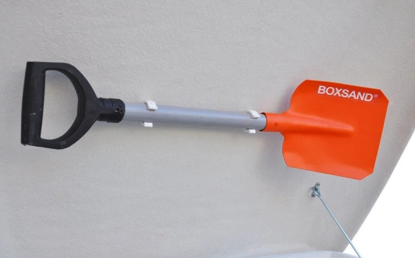 Ящик Boxsand для песка и противогололедных реагентов с дозатором